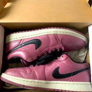 Womens Jordan low mulberry